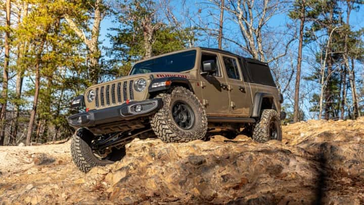 3 Inches Of Lift and 38’s On The Jeep Gladiator Rubicon | DrivingLine