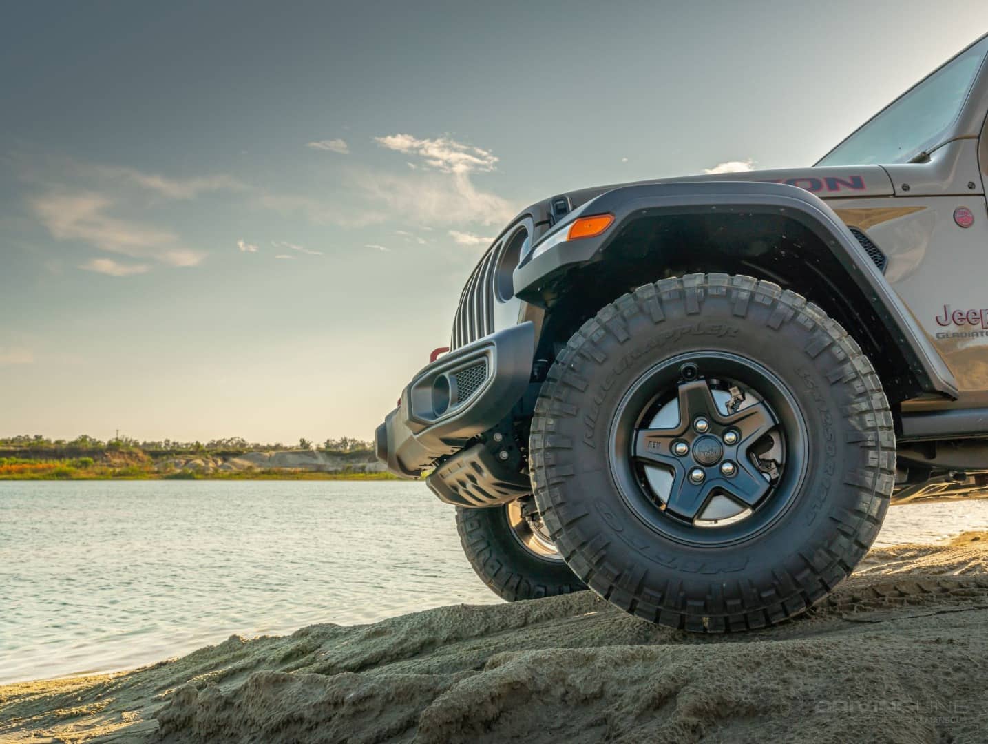 35s No Lift (Part II) with AEV Jeep Gladiator Wheels | Inside Line ...