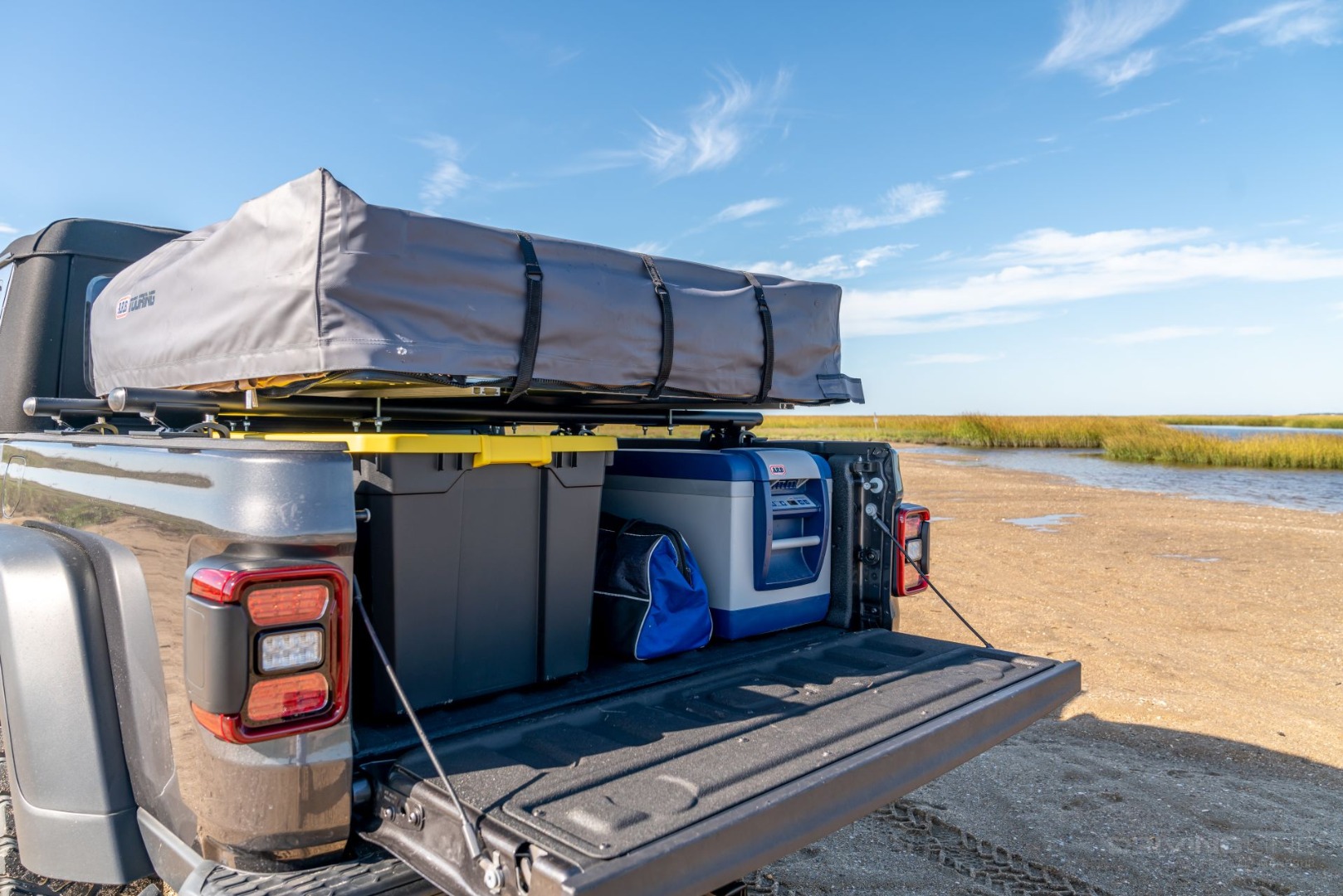 Jeep gladiator low 2025 profile bed rack